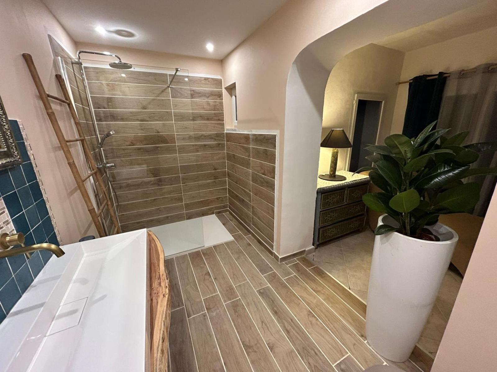 Residence Gabrielle Le Cannet Des Maures Exterior foto